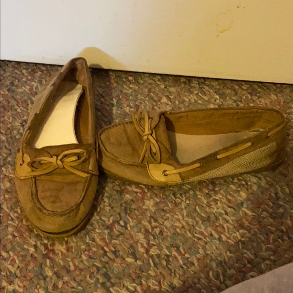 Boat shoes.
